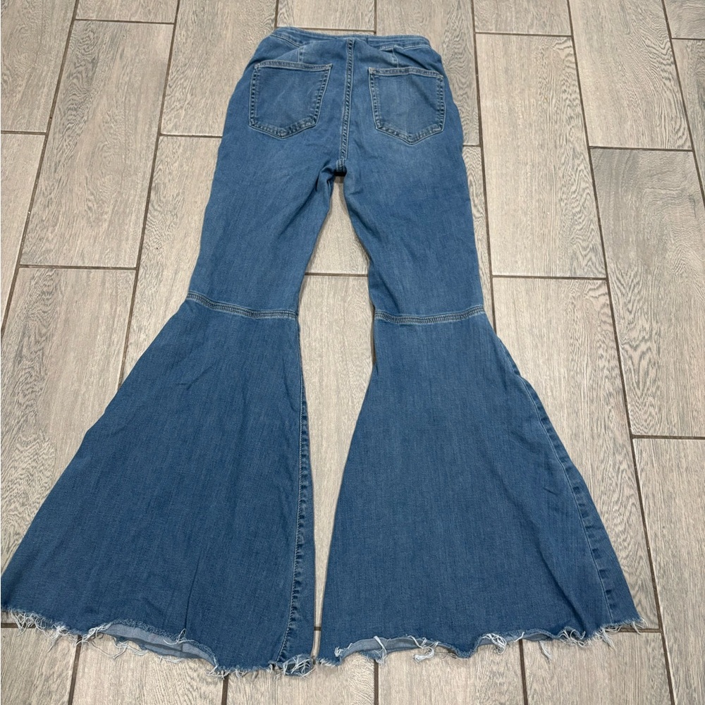 Free people bell bottom jeans Size 26 - Picture 8 of 8